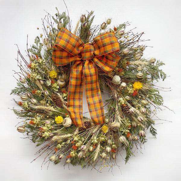 How to Choose the Perfect Fall Wreath for Your Home