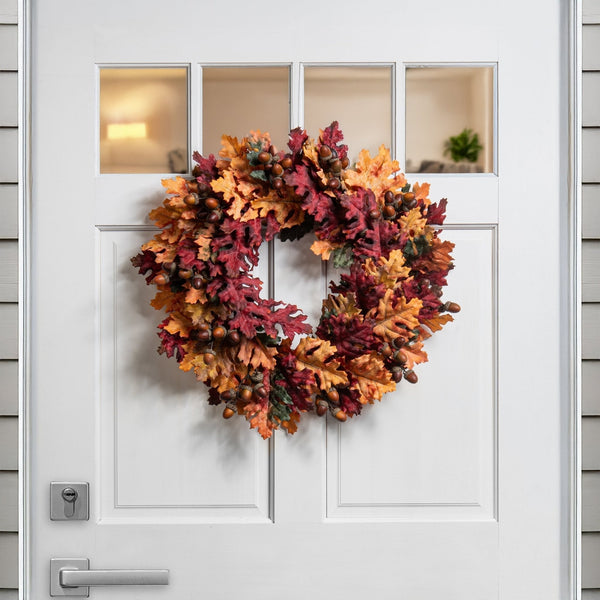 From Thanksgiving to New Year: Wreaths That Transition Through the Season